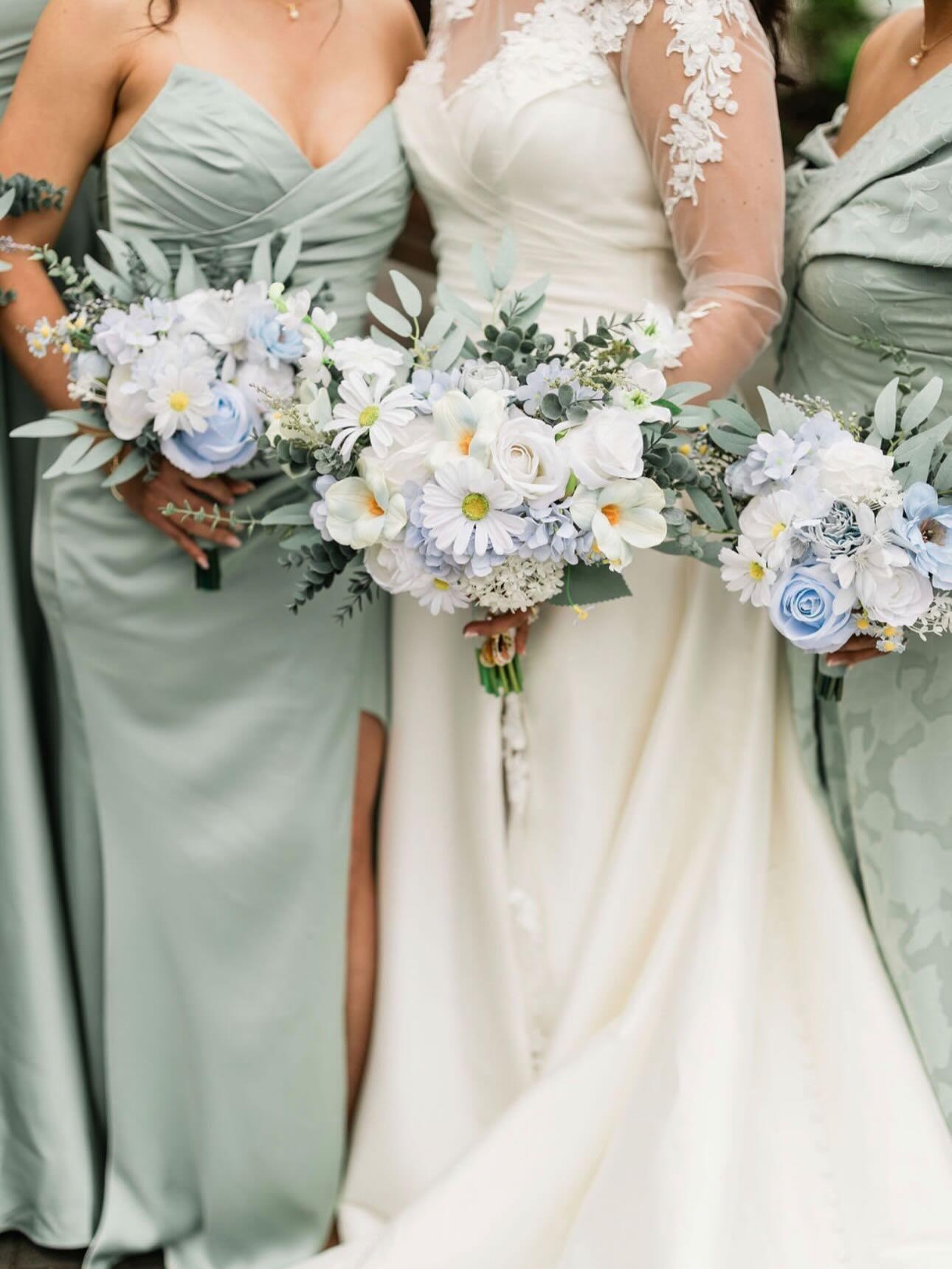 It was an absolute honor to be a part of Jennifer’s magical day! For this celebration, we crafted a soft, romantic flora