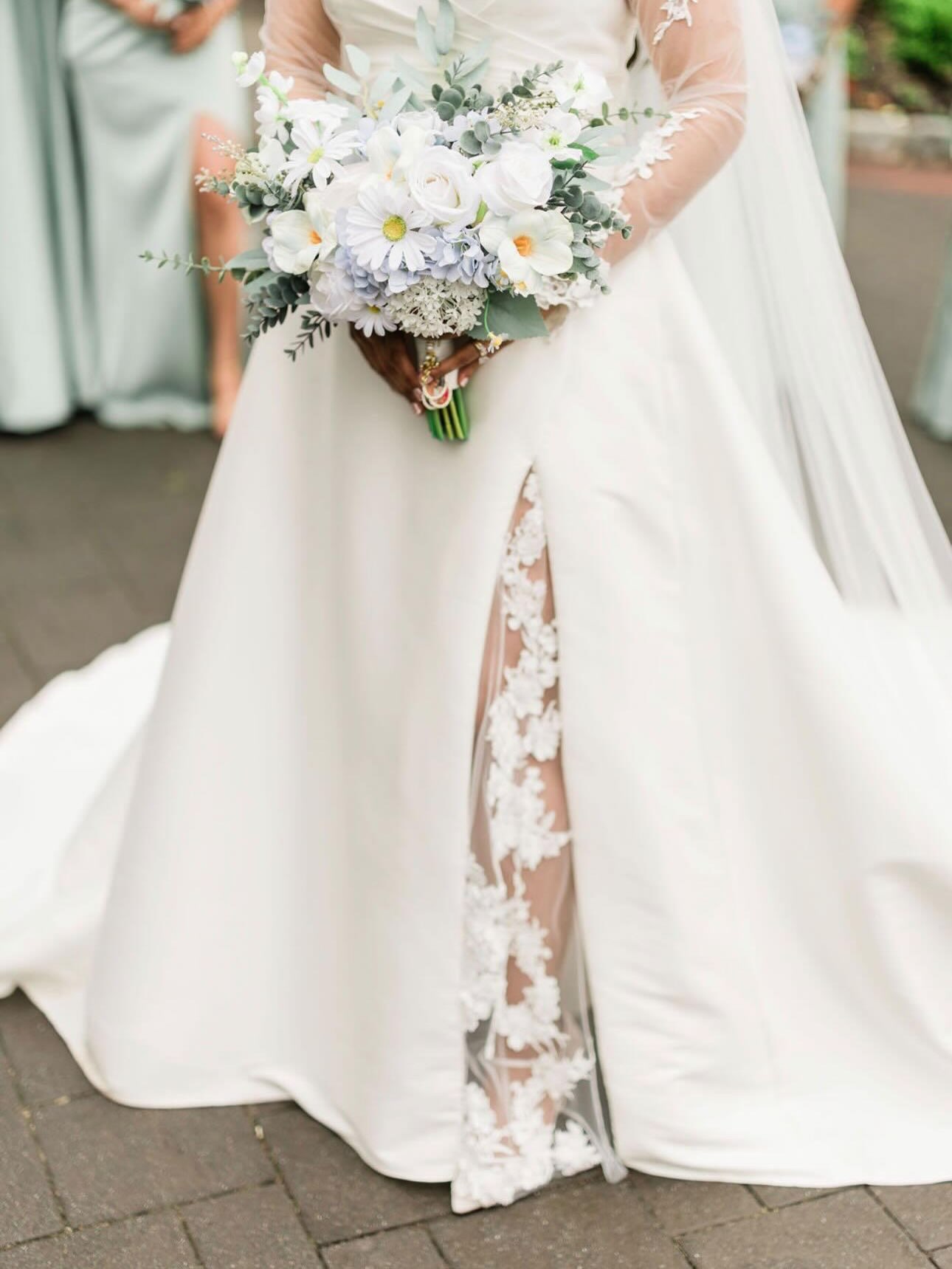 It was an absolute honor to be a part of Jennifer’s magical day! For this celebration, we crafted a soft, romantic flora